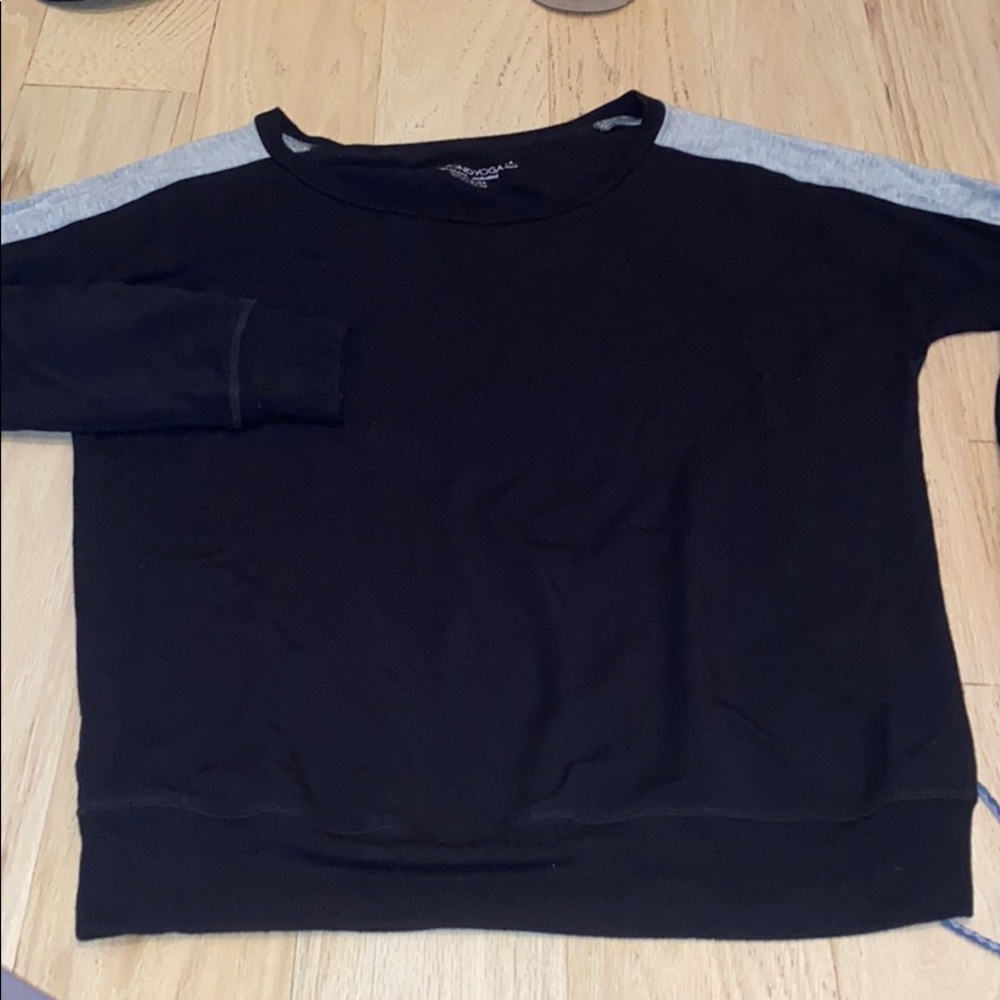 Long sleeve yoga top!